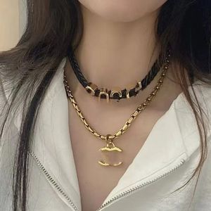Women Luxury Brand Designer Double Letter Pendant Necklaces Simple 18K Gold Plated Crysatl Pearl Sweater Necklace Wedding Party Jewerlry Accessories