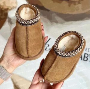 Crianças de couro genuíno da criança tazmans chinelos tazz sapatos de bebê slides de pele ultra mini bota mules de inverno deslizamento de lã pouco grande sapatos de algodão à prova dwaterproof água tamanho 18-34