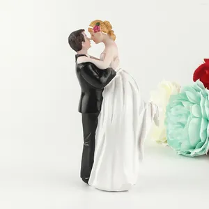 Estatuetas decorativas moda moda elegante de trabalho requintado de trabalho multi-ocasional de bolo bonecas de capota de capota de capota e noivo decoração de casamento de resina
