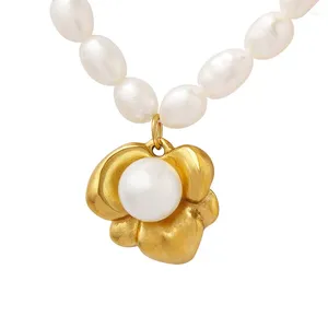 Pendant Necklaces Fashion Luxury Artificial Pearl Necklace Women's Irregular Inlaid Imitation Charm Jewelry Gift