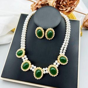 Necklace Earrings Set Medieval Style Handmade Beaded Elegant Fashion Emerald Glass Pearl Luxury Women's Wedding Banquet Jewelry