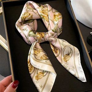 Bandanas Durag Scarves Fashion Flower Print Satin Square Silk Scarf For Women Hand Bag Wrup Wraps Lady Scarves Shawl 2024 Design Neckerchief Foulard Y240325