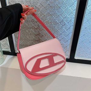 Высококачественная ручная сумка через плечо с квадратным дизайном ярких цветов. Скидка 70% в Интернете.