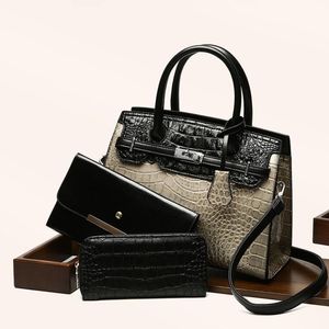 wholesale ladies handbags 7 colors elegant atmosphere snake handbag large capacity three piece fashion crocodile bag daily Joker stone women backpack 5608#