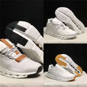 Switzer 2024 skor med låda kvinnor män löparskor moln monster designer sneakers svart vit rosa cloudnovas män utomhus sp