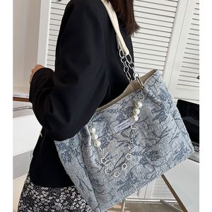 Frauen Tasche mit großer Kapazität Jacquard Canvas Bag College Student Tragbarer Umhängetasche Pendlerhandtaschen mit Perlenkette YFA2111