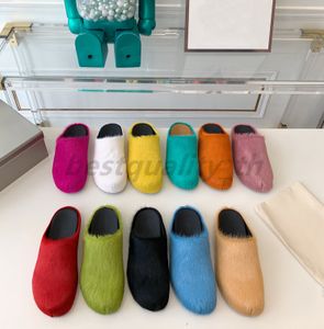 Designer kvinnor tofflor hästhår glider kvinnor runt tå loafers svart ros röda päls mulor halv toffel män gummi glid plyschskor med låda