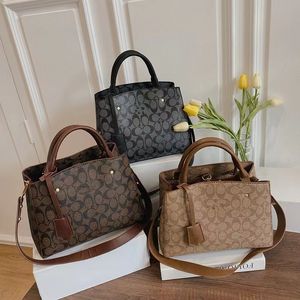 最高品質の豪華なデザイナーハンドバッグ、財布、モンティグネバッグ女性のハンドバッグブランド印刷されたエンボス加工されたPUショルダークロスボディバッグ3色