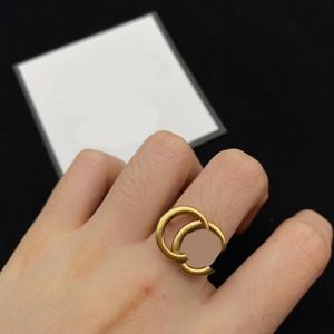 Retro designer för kvinnor mode dubbel bokstäver ringer elegant stil enkel ring bröllopsfest smycken