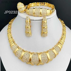 Orecchini Collana Dubai Set di gioielli in oro Design di lusso da donna Collana di tendenza nigeriana Orecchini Anello Regali per feste di nozze L240323