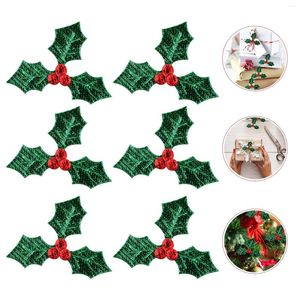 Dekorativa blommor 100 datorer presentbladet Applique Christmas Craft ryggsäck lappar Holly Sew on Artificial Berry broderi grönska för