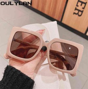 Oulylan 2022 Square Sunglasses Men Men Luxury Brand Designer Summer Pink Sun Glases Femlae特大Goggels UV400シェードY22065118890