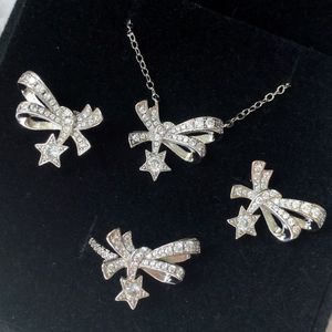 Conjunto de joias femininas doces de alta qualidade banhado a ouro branco Bling CZ Bow Star brincos colar conjunto de anel para meninas mulheres para casamento bonito presente