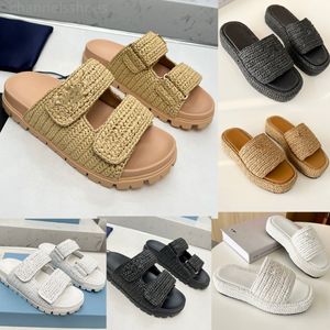 Summer Luxury Shoes Designer Sandaler Womens Pool Slippers Womens Sandaler Beach Casual Shoes Outdoor Slipper Sandaler för kvinnor Mens White Black Thick Soled Shoes