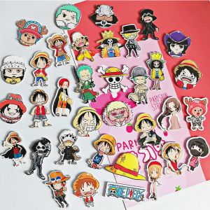 ミニチュア50pcs 34スタイルミックスされた日本の漫画キャラクターフラットバック平面樹脂カボチョン携帯電話の装飾アクセサリーのためのDIYクラフト