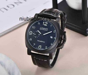 Klockor för män Fashion Designer Leather Watch Strap Date Multi-Function Casualpaner Watch