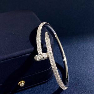 2023 New Arrive Jewelry Full Cz Love Nail Bracelet Bangle with Crystal for Woman Gold Plated Heart Forever Love Bangle Jewelry for Womenhaml 2ZUZE