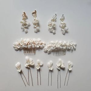 SLBRIDAL Handmade Crystal Pearls Ceramic Flower Bridal Hair Comb Wedding Accessories Bridesmaid Jewelry y240311