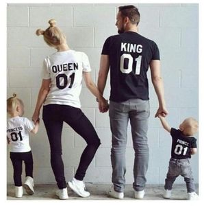 Familien-König-Königin-Buchstaben-Druck-T-Shirts Mutter und Tochter Vater Sohn Kleidung Passende Prinzessin Prinz6141727