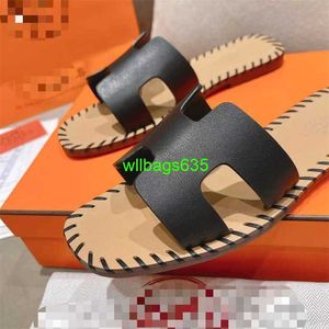 Mens Lzmir Sandals Leather Slippers Summer SOLE Äkta läder Hot Selling Mens and Womens Shoes Sandaler Slippers för europeiska och Amer har logotyp HBOL