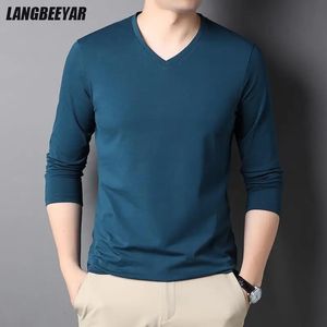 Toppkvalitet 95% bomullsmodemärke T-shirt Mens Tshirt V Neck Plain Solid Color Long Sleeve Tops Casual Men Clothing 240323