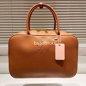 Winter Handbag Tote Bag Women Shoulder Bags fallow Leather Handle Interior Zip Pocket Large Capacity Solid Color Handbags