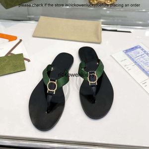 GGLIES Woman Designer Sandals Kapcie Klapki dla GACC Kobiety Wysokiej jakości stylowy pantofierka Moda Klasa