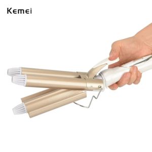 Irons Kemei Professional Hair Curling Iron Ceramic Triple Barrel Electric Hair Curler Hair Waver Styling Tools Hair Styler Curling 35D