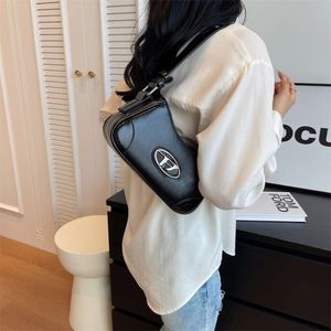 Fashion Bag Designers Are Selling Unisex Bags From Popular Brands at 50% Discount Small Bag New Womens Popular Versatile Crossbody Shoulder Underarm