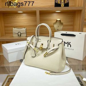 Bk Bolsa de luxo de couro genuíno Hong Kong 2024 Bolsa feminina de couro de grande capacidade Bolsa de ombro com conhecimento de embarque de alto sentido Bolsa crossbody Bolsa Logo original