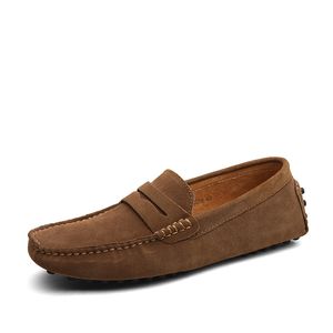 Män casual skor espadrilles trippel svart vit brun vin röd marin khaki mens mocka läder sneakers glid på båt sko utomhus platt körning jogging promenad 38-52 b134