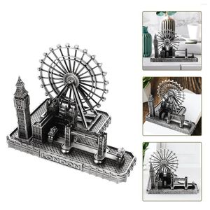 Dekoracyjne figurki Londyn Model Tower Bridge City Słynny Big Ben Buildings Architecture Clock Figurine Statua Brytyjska rzeźba pamiątka