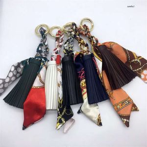 Women keychains وشاح بو جل الشراب الشرافل سلسلة خاتم الحلقة حامل أزياء حقيبة سحر مفاتيح الإكسسوارات المجوهرات لفتاة هدية