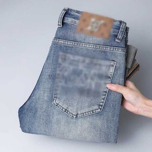 Herrenjeans, Luxus-Designer, europäische Modemarke, bedruckte Herrenjeans für Frühling und Sommer, neue lässige Slim-Fit-Jeans mit kleinem, geradem Schlauch, elastischer Baumwolle, dünner Stil