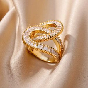 Anéis de banda Anel de zircão recém-projetado adequado para mulheres anel de aço inoxidável de zircônia cúbica 2023 tendência luxo casamento joias elegantes J240326