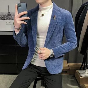 Giacca da uomo in pelliccia calda autunno inverno personalità versione coreana singola tendenza occidentale ispessita blazer da abito piccolo 240307