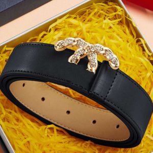 Luxury Women Belt Designer Belts Män Fashion Solid Color Leather Casual Rhinestone Metal Buckle Leathers Belt