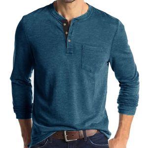 Mens Henley Collar Long Sleeved T-shirts Solid Casual Top Single Breasted Pocket Tshirt mjuk bekväm bottenskjorta för hösten 240318