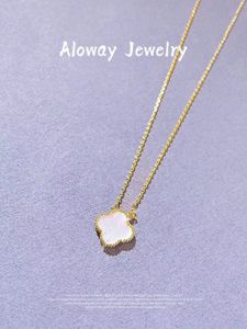 Luxurklassiker av högsta kvalitet Four Leaf Clover Pendant Halsband Designerkedja 18K Guldrosa Shell For Girl Wedding Mother Day Jewelry