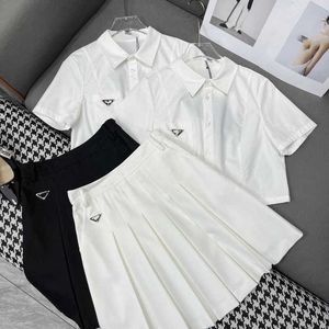 Two Piece Dress Designer 24 Summer New Triangle Logo Slim Fit Flip Neck Shirt High Waist Hundred pleats Slim Fit Short Skirt Fashion Set QW79