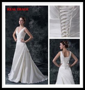 2015 A Line Scollo a V Pieghe Abiti da sposa in raso Lunghezza pavimento Corte dei treni Abito da sposa BY0265998841