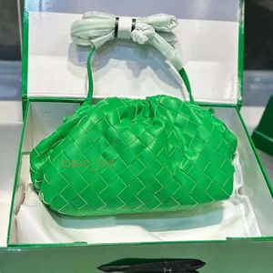 Düz renkli örgü crossbody çanta tasarımcısı akşam yemeği cüzdanları Moda harflerinin içi deri klipli çanta mizaç bulutu yüksek kalite