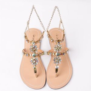 Sommarkvinnor Fashion Diamond Sandals Casual Beach Shining Boho Shoes Femal T-Strap Thong Flip Flops Slippers Plus Size 240309