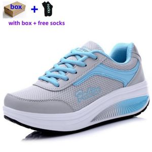 För kvinnliga sneakers Trainers Woman Designer Sneakers Women's Sports Shoes Outdoor Lightweight Lady Big Size Handing Shoes Compeititive 58