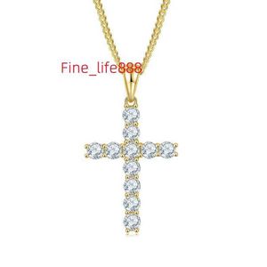 Pequeno volume feito à mão prata esterlina grande charme cruz pingente exclusivo hip hop cruz moissanite pingente colar para homens