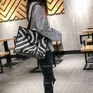 Luxury Designers Tote Bag Totes Bag BOOK Handbag Tote Women's Classic Handle Large Capacity Shopping Bag Canvas Purses Beach Bags Designer Handbags Sale Women