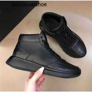 Pradoity Casual Designer Design Brand Shoes European Sneakers Running Sport High Leather Classic Thick Bottom Bottom Bortable Casual Mens Storlek 38-45