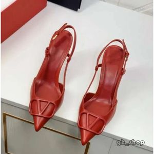 Walentynkowe buty pompki Kobiety wysokie obcasy Klasyka Metal V-Buckle Nude Czerwony Czerwony Mat 6 cm 8cm 10 cm cienki obcasy buty damskie buty na wysokim obcasie 6731