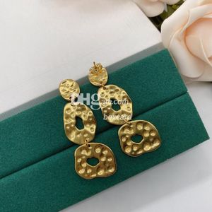 Retro Golden Anhänger Ohrringe Eardrops Klassische Kupferohrringe baumeln Frauen charmante Ohrringe mit Schachtel Engagement Geschenk