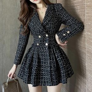 Vestidos casuais 2024 outono inverno mulheres vintage tweed temperamento duplo breasted cintura alta magro plissado xadrez preto mini vestidos